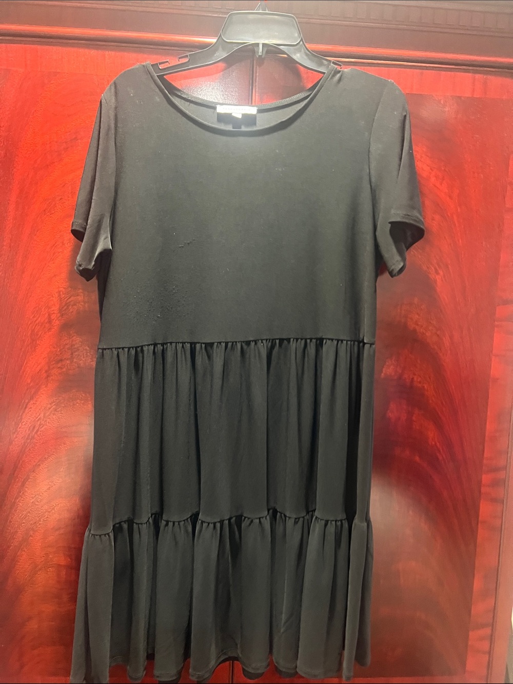 Women's Black Short-Sleeve Tiered Casual Dress